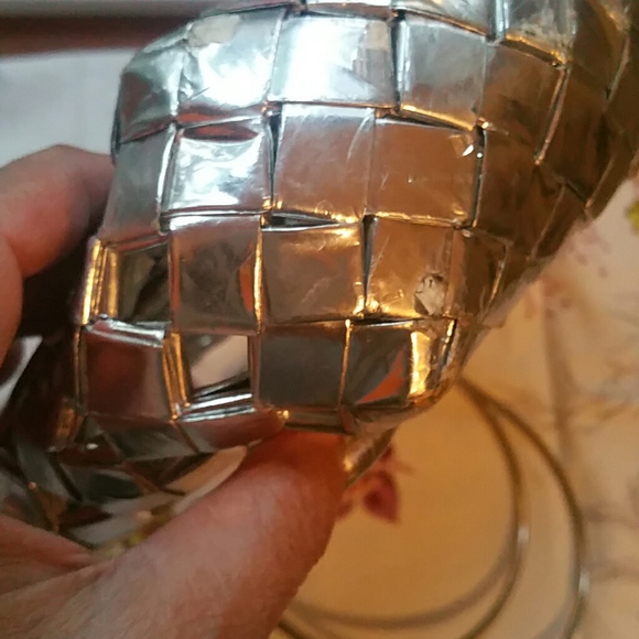 Silver gum wrapper tote bag. - Picture 5 of 7